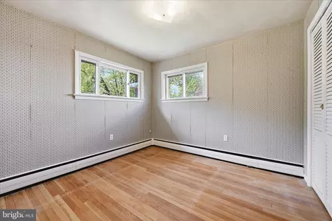 Bedroom - 904 Crestview Ave, Reading, PA 19607 photo 6 of 7