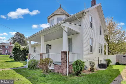 Exterior - 738 Philadelphia Ave, Reading, PA 19607 photo 2 of 7