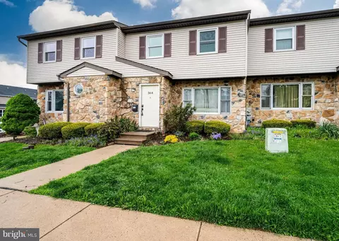 564 E Linden St, Fleetwood, PA 19522