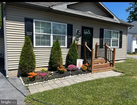 10 School Ln, Reading, PA 19606