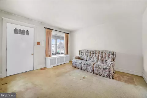 Living - 1340 Fern Ave, Reading, PA 19607 photo 1 of 4