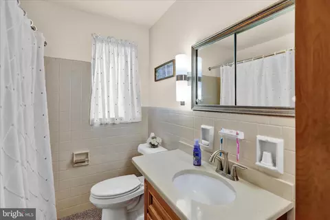 Bath - 9 Wingert Rd, Reading, PA 19610 photo 1 of 1