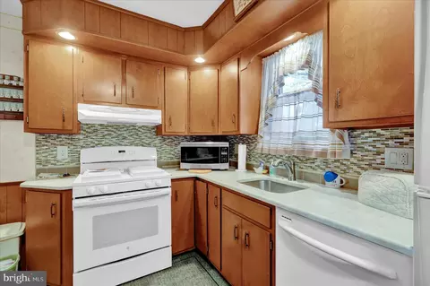Kitchen - 9 Wingert Rd, Reading, PA 19610 photo 1 of 2