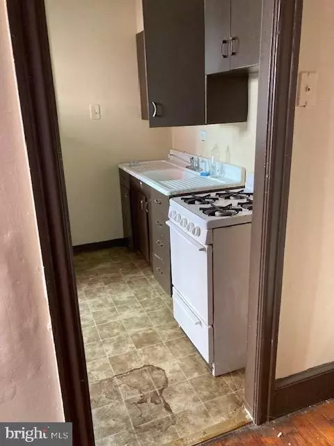 1246 Eckert Ave, Reading, PA 19602 photo 2