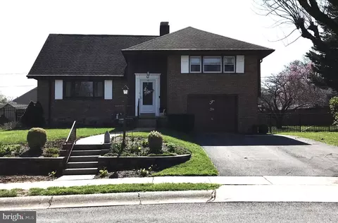 2304 Wassner Dr, Reading, PA 19609