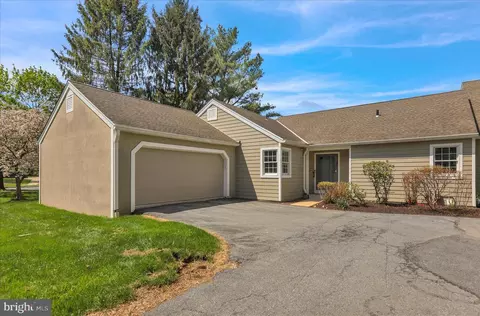 1962 Meadow Ln, Reading, PA 19610