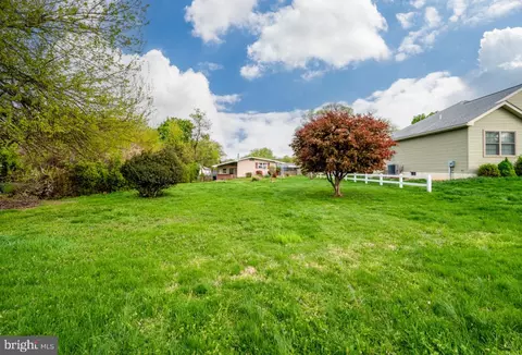 Exterior - 1430 Logan St, Reading, PA 19607 photo 4 of 4