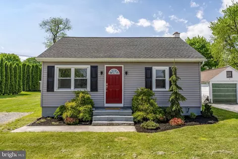 15 W Market St, Myerstown, PA 17067