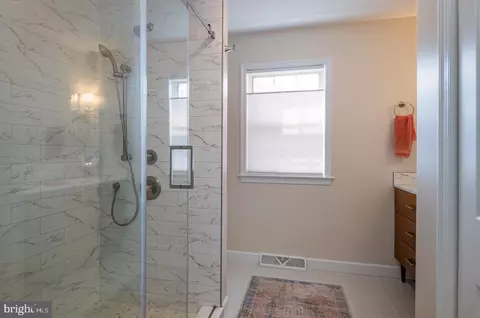 Bath - 31 Estates Dr, Reading, PA 19606 photo 1 of 4