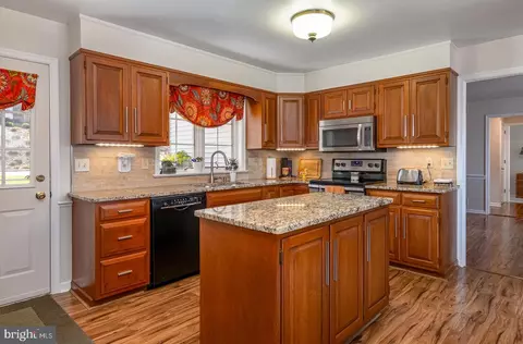 Kitchen - 31 Estates Dr, Reading, PA 19606 photo 1 of 4