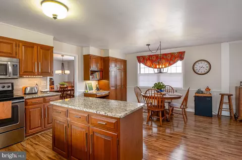 Kitchen - 31 Estates Dr, Reading, PA 19606 photo 2 of 4