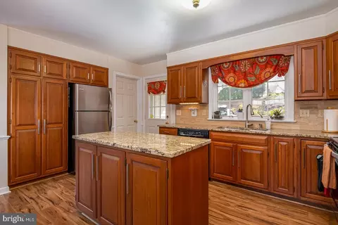 Kitchen - 31 Estates Dr, Reading, PA 19606 photo 3 of 4