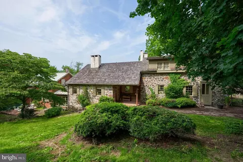705 Schoffers Rd, Reading, PA 19606