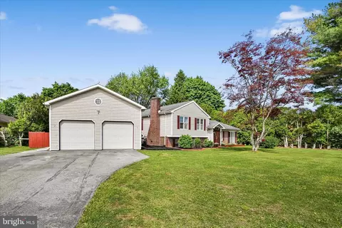 Exterior - 2 Cathy Ann Dr, Reading, PA 19606 photo 13 of 15