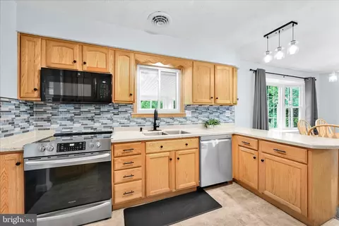 Kitchen - 2 Cathy Ann Dr, Reading, PA 19606 photo 2 of 4