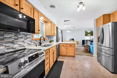 Kitchen - 2 Cathy Ann Dr, Reading, PA 19606 photo 1 of 4