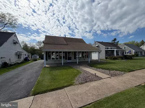 704 El Hatco Dr, Temple, PA 19560