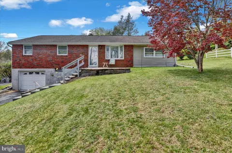 124 Hill Ave, Mohnton, PA 19540