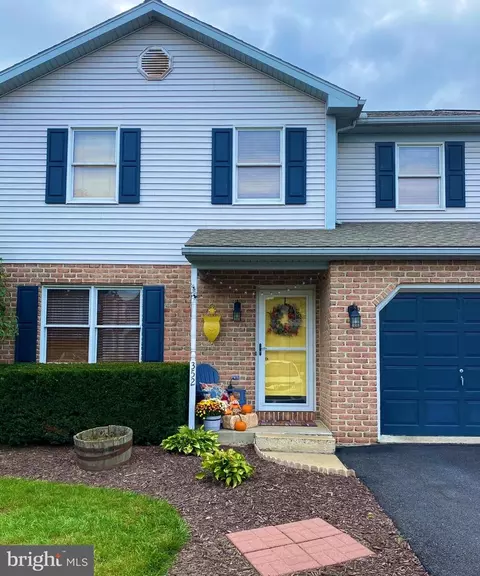 352 Saddlebrook Dr, Wernersville, PA 19565