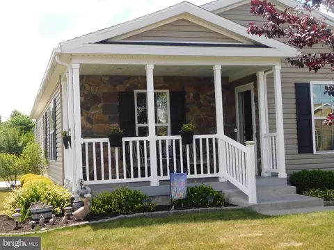 14 Wren Dr, Bechtelsville, PA 19505