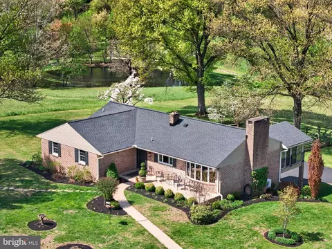 185 Black Matt Rd, Douglassville, PA 19518