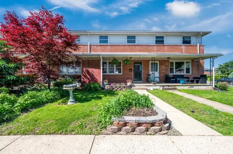 4 S Buttonwood St, Fleetwood, PA 19522
