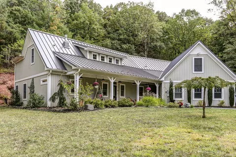 6 Maple Grove Rd, Mohnton, PA 19540