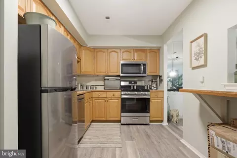 Kitchen - 2902 State Hill Rd #E6, Reading, PA 19610 photo 2 of 2