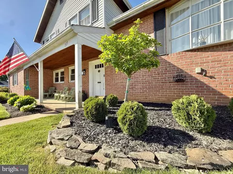 1519 Durwood Dr, Reading, PA 19609