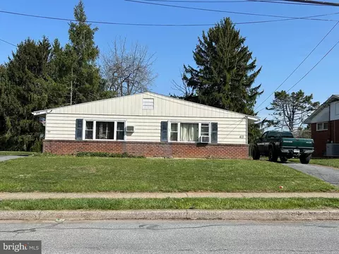 413 W 415 W Franklin St, Topton, PA 19562