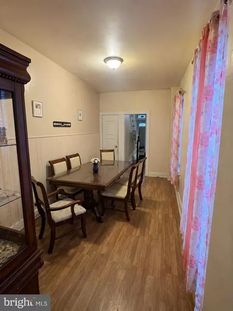 Entry Way - 816 Schuylkill Ave, Reading, PA 19601 photo 2 of 4