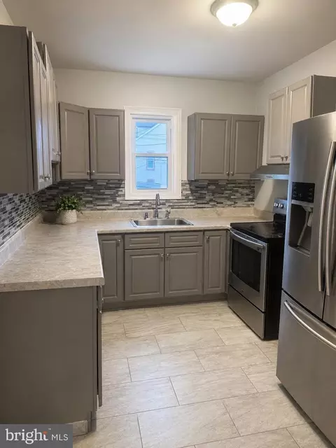 Kitchen - 816 Schuylkill Ave, Reading, PA 19601 photo 2 of 3