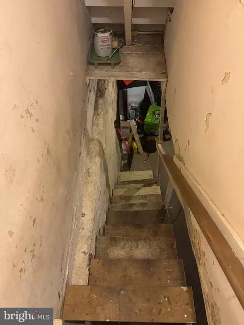 Entry Way - 816 Schuylkill Ave, Reading, PA 19601 photo 4 of 4