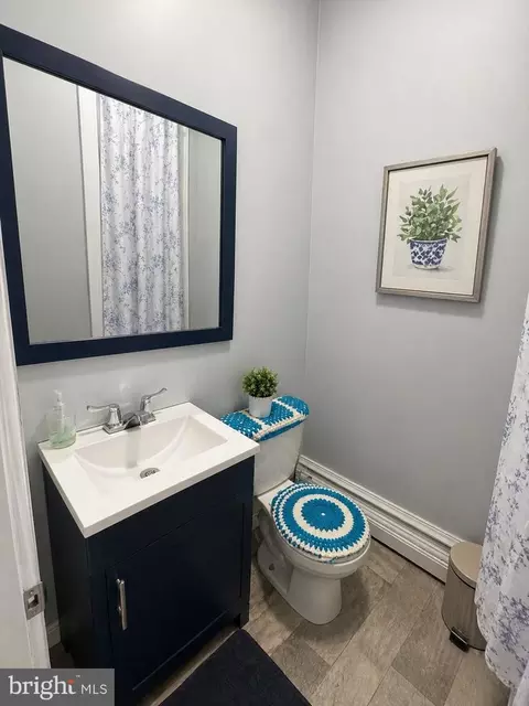 Bath - 816 Schuylkill Ave, Reading, PA 19601 photo 1 of 2
