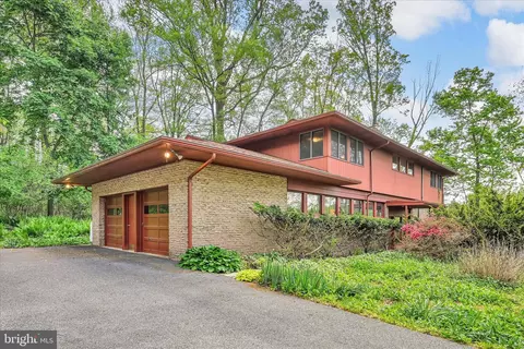Exterior - 40 Devon Dr, Reading, PA 19606 photo 4 of 14