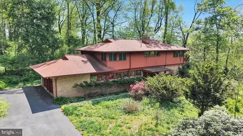 40 Devon Dr, Reading, PA 19606
