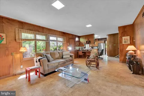 Living - 40 Devon Dr, Reading, PA 19606 photo 5 of 5