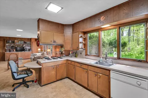 Kitchen - 40 Devon Dr, Reading, PA 19606 photo 1 of 4