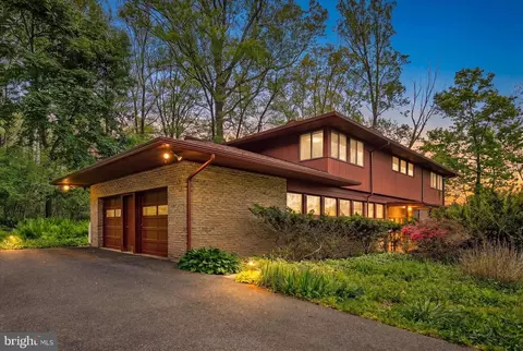 Exterior - 40 Devon Dr, Reading, PA 19606 photo 5 of 14