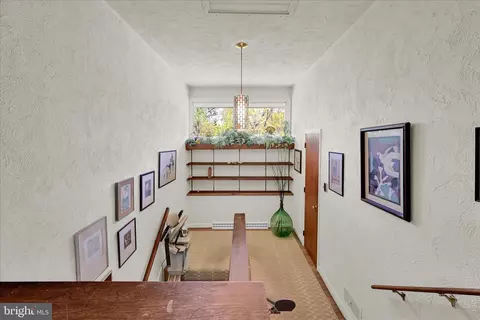 Entry Way - 40 Devon Dr, Reading, PA 19606 photo 3 of 5