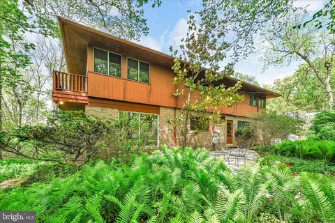 Exterior - 40 Devon Dr, Reading, PA 19606 photo 8 of 14