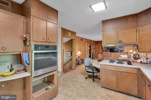 Kitchen - 40 Devon Dr, Reading, PA 19606 photo 2 of 4