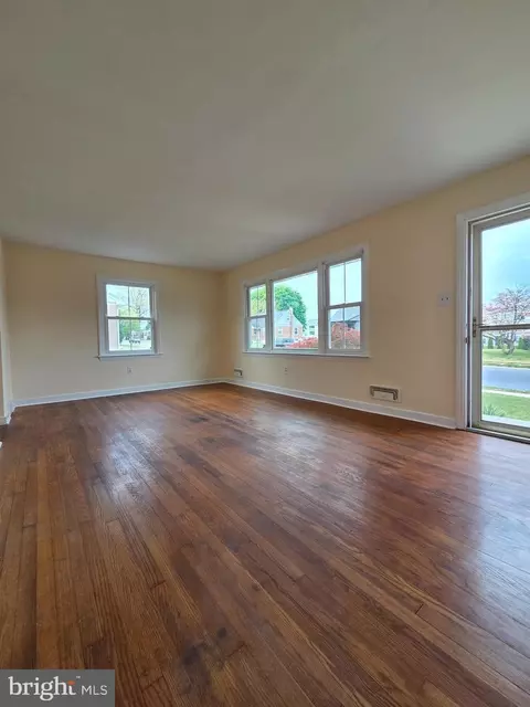 Living - 2804 Garfield Ave, Reading, PA 19609 photo 1 of 3