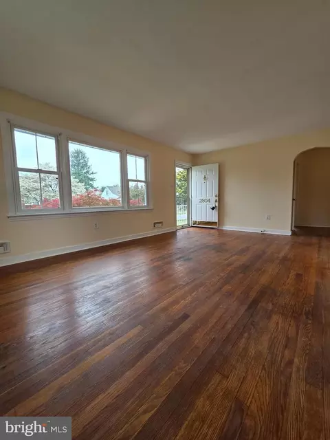 Living - 2804 Garfield Ave, Reading, PA 19609 photo 3 of 3