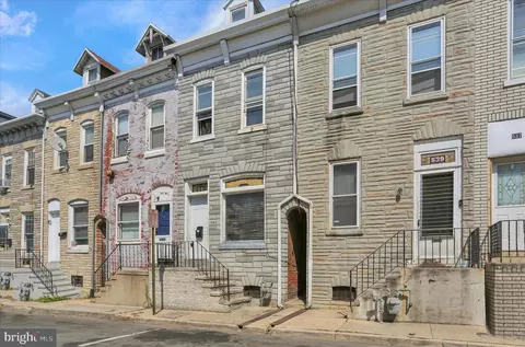 541 Moss St, Reading, PA 19604 photo 3