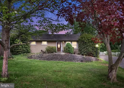 1417 Old Airport Rd, Douglassville, PA 19518
