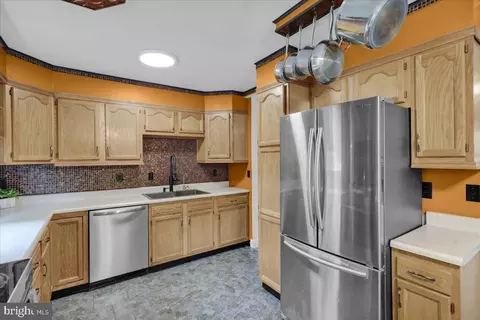 Kitchen - 2126 Mayo Dr, Reading, PA 19601 photo 3 of 3