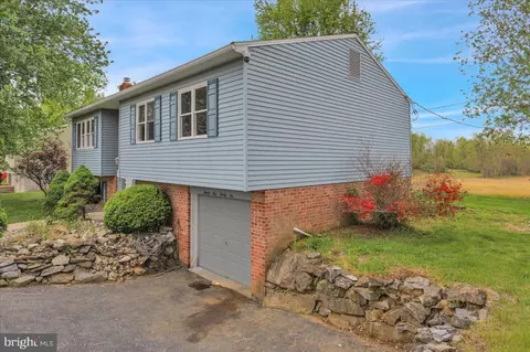 Exterior - 2126 Mayo Dr, Reading, PA 19601 photo 4 of 6