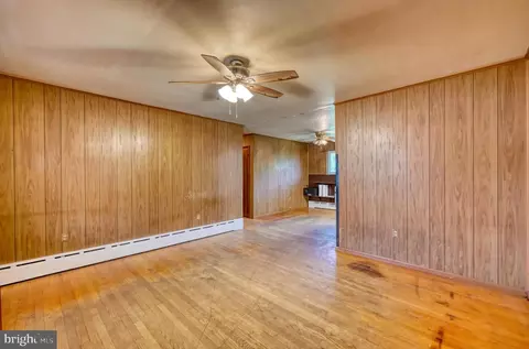 Living - 341 Hazel St, Reading, PA 19611 photo 2 of 2
