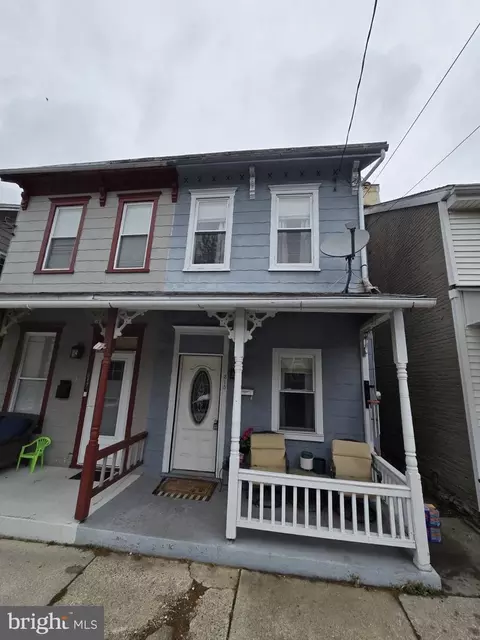 315 W High St, Womelsdorf, PA 19567